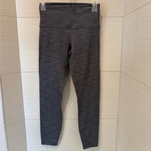 Vguc Lululemon size 6 Align 7/8 Jacquard Print Leggings